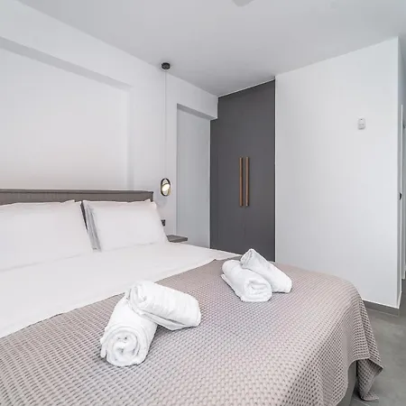 Nemesis Luxury Apolpaina