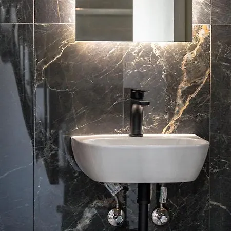 Nemesis Luxury * Apolpaina