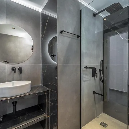 Nemesis Luxury * Apolpaina