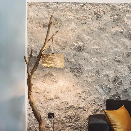 Nemesis Luxury Apartmán Apolpaina