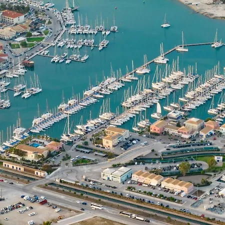 Apartment Nemesis Luxury Apolpaina