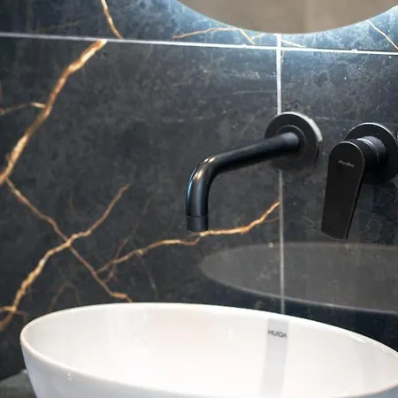 Nemesis Luxury Apolpaina