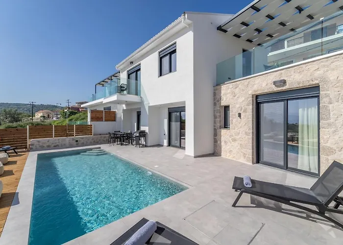 Nemesis Luxury Apartamento Apolpaina